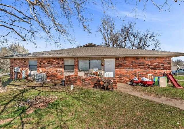 Photo 2 of Multi family home for sale at 210 NW North St, Minco, OK 73059 | MLS# 1251385 | Listing updated on 2026-10-30