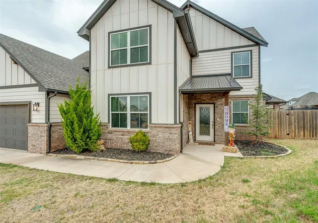 Photo 3 of Single family home for sale at 6263 Macarthur Park Cir, Edmond, OK 73012 | MLS# 1251392 | Listing updated on 2026-10-02
