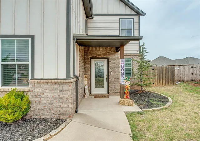 Photo 3 of Single family home for sale at 6263 Macarthur Park Cir, Edmond, OK 73012 | MLS# 1251392 | Listing updated on 2026-10-02
