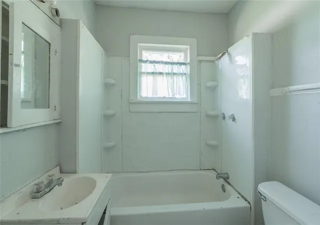 Photo 3 of House for sale at 820 W Highland St, Shawnee, OK 74801 | MLS# 1251422 | Listing updated on 2026-09-30