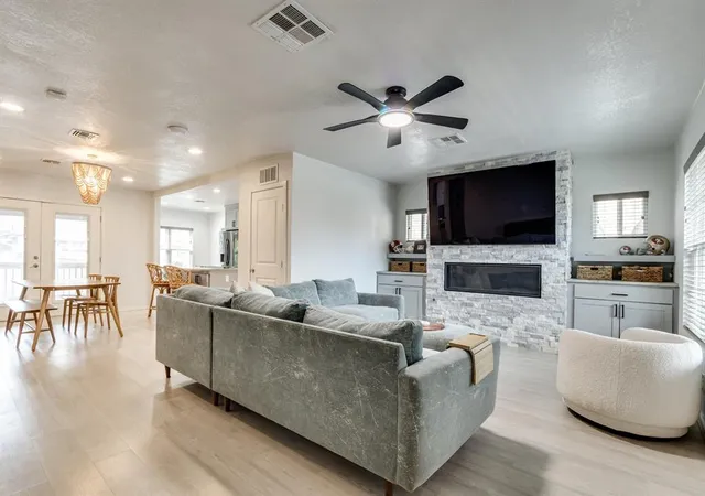 Photo 3 of Sale Pending at 1132 Nw 28th Street, Oklahoma City, OK 73106 | MLS# 1251441 | Listing updated on 2026-10-01