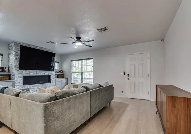 Photo 3 of Sale Pending at 1132 NW 28th Street, Oklahoma City, OK 73106 | MLS# 1251441 | Listing updated on 2026-10-01