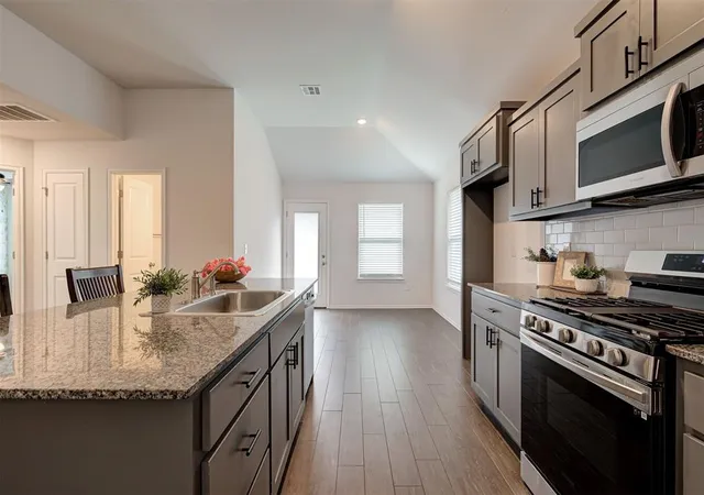 Photo 3 of Sale Pending at 3717 Central Park Dr, Moore, OK 73160 | MLS# 1251446 | Listing updated on 2026-10-01