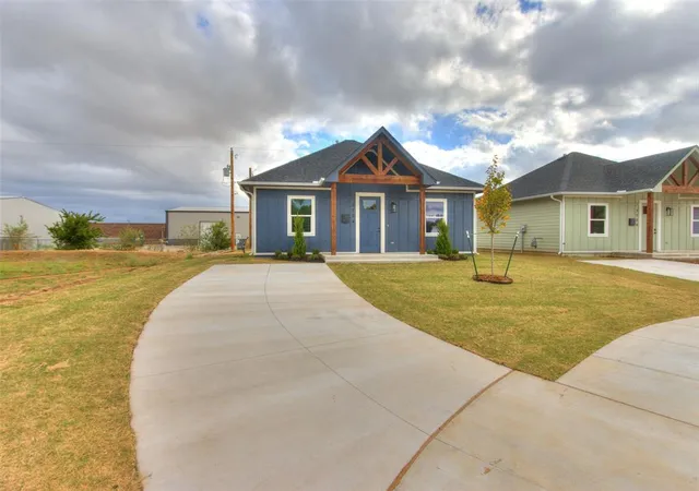 Photo 2 of Single family home for sale at 3724 Sw 27th Place, Oklahoma City, OK 73108 | MLS# 1251448 | Listing updated on 2026-10-08