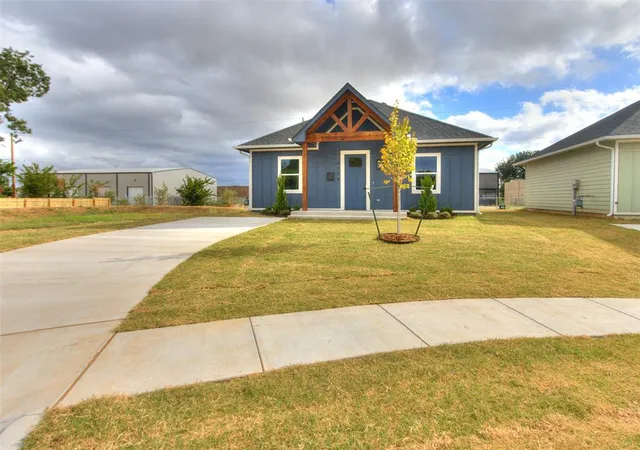 Photo 3 of Single family home for sale at 3724 SW 27th Place, Oklahoma City, OK 73108 | MLS# 1251448 | Listing updated on 2026-10-08