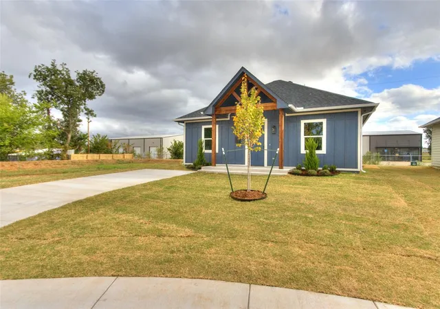 Photo 4 of Single family home for sale at 3724 SW 27th Place, Oklahoma City, OK 73108 | MLS# 1251448 | Listing updated on 2026-10-08