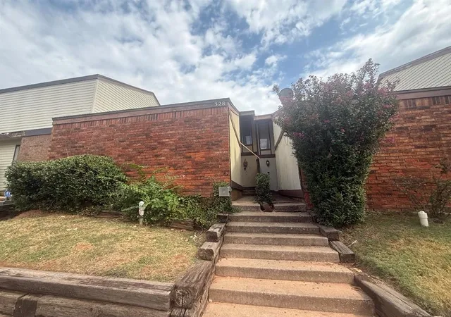 Photo 1 of Townhouse for sale at 328 Timberwind Rd, Edmond, OK 73034 | MLS# 1251454 | Listing updated on 2026-09-30