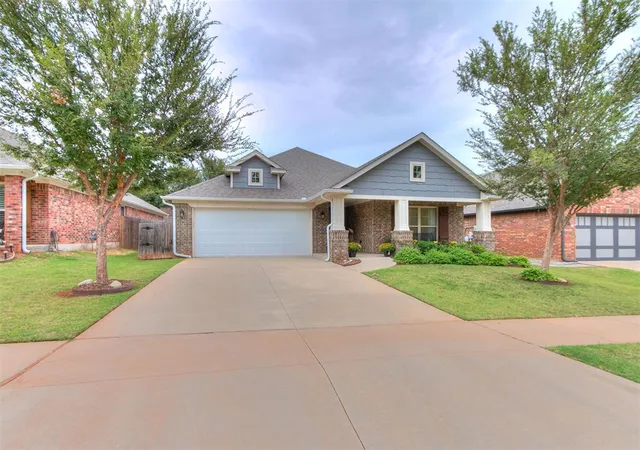 Photo 3 of Single family home for sale at 6 Carat Dr, Yukon, OK 73099 | MLS# 1251465 | Listing updated on 2026-10-08