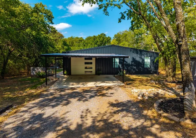 Photo 1 of Single family home for sale at 36606 Garretts Lake Rd, Shawnee, OK 74804 | MLS# 1251468 | Listing updated on 2026-10-05