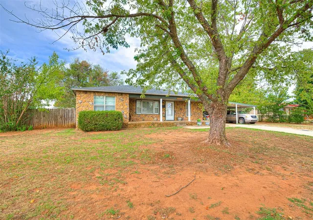 Photo 1 of Single family home for sale at 404 Kimberly Rd, Tecumseh, OK 74873 | MLS# 1251474 | Listing updated on 2026-10-01