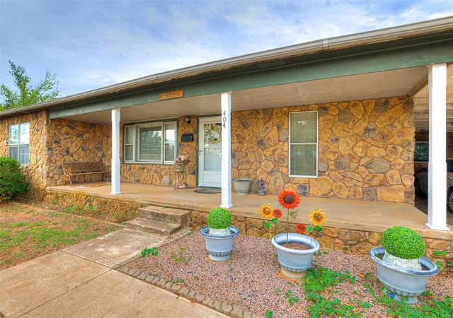 Photo 2 of Single family home for sale at 404 Kimberly Rd, Tecumseh, OK 74873 | MLS# 1251474 | Listing updated on 2026-10-01