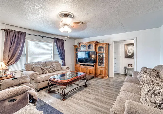 Photo 4 of Single family home for sale at 404 Kimberly Rd, Tecumseh, OK 74873 | MLS# 1251474 | Listing updated on 2026-10-01