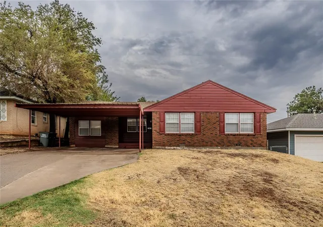 Photo 1 of Single family home for sale at 1113 Nowahy Ave, Clinton, OK 73601 | MLS# 1251477 | Listing updated on 2026-09-30