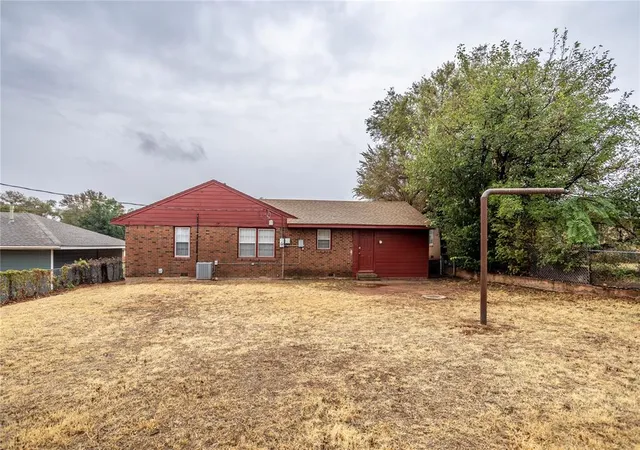 Photo 16 of Single family home for sale at 1113 Nowahy Ave, Clinton, OK 73601 | MLS# 1251477 | Listing updated on 2026-09-30
