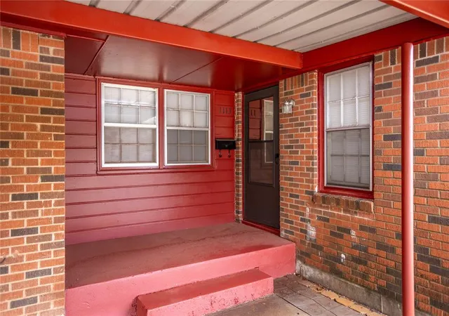 Photo 2 of Single family home for sale at 1113 Nowahy Ave, Clinton, OK 73601 | MLS# 1251477 | Listing updated on 2026-09-30