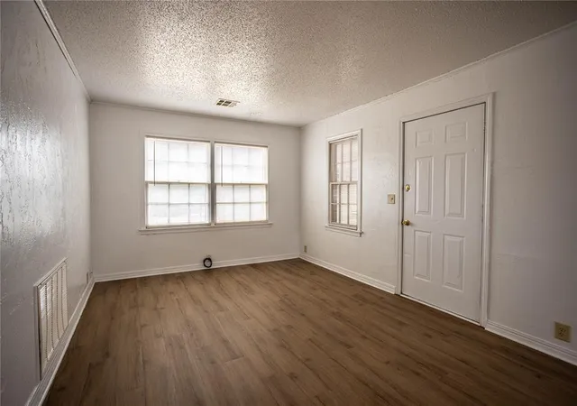 Photo 3 of Single family home for sale at 1113 Nowahy Ave, Clinton, OK 73601 | MLS# 1251477 | Listing updated on 2026-09-30
