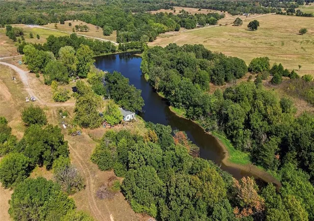 Photo 3 of Sale Pending at 1008 E Elm St, Stroud, OK 74079 | MLS# 1251497 | Listing updated on 2026-10-01