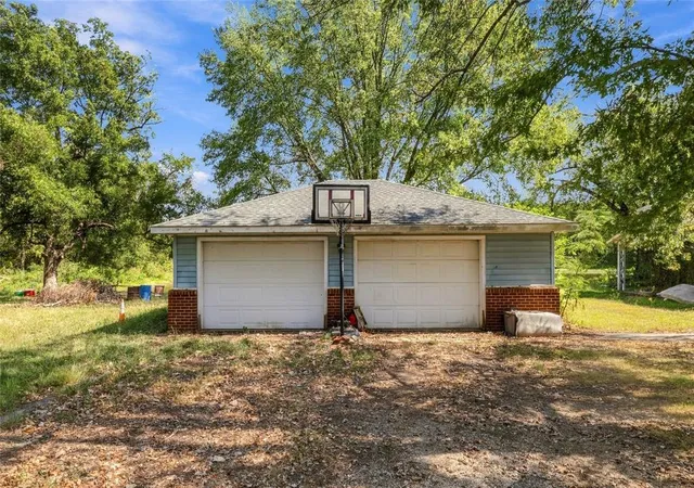 Photo 4 of Sale Pending at 1008 E Elm St, Stroud, OK 74079 | MLS# 1251497 | Listing updated on 2026-10-01