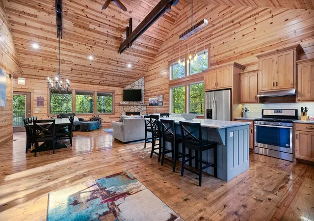Photo 3 of Sale Pending at 250 Almond Ln, Broken Bow, OK 74728 | MLS# 1251507 | Listing updated on 2026-10-08