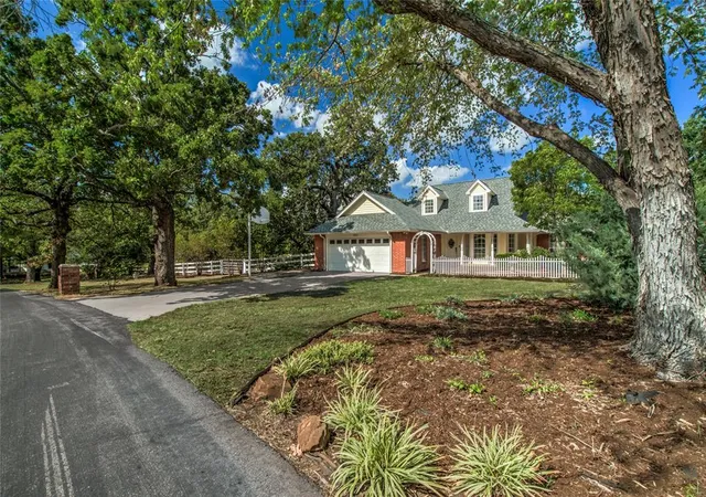 Photo 2 of Single family home for sale at 501 Pleasant Oaks Cir, Edmond, OK 73034 | MLS# 1251516 | Listing updated on 2026-10-19