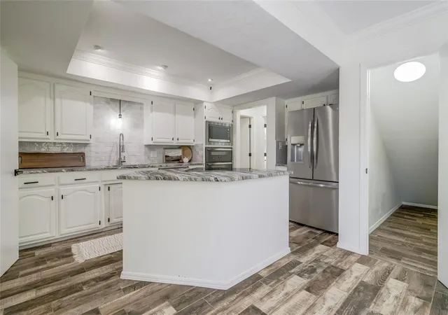 Photo 3 of Single family home for sale at 501 Pleasant Oaks Cir, Edmond, OK 73034 | MLS# 1251516 | Listing updated on 2026-10-19