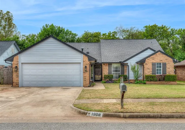 Photo 1 of Single family home for sale at 1908 Edgewater Ln, Edmond, OK 73013 | MLS# 1251524 | Listing updated on 2026-10-07