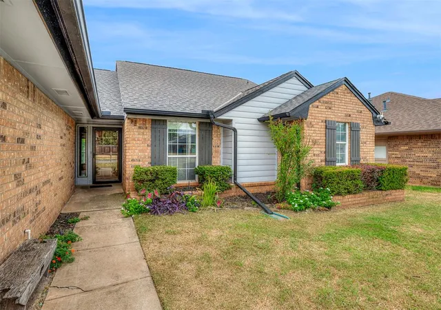 Photo 3 of Single family home for sale at 1908 Edgewater Ln, Edmond, OK 73013 | MLS# 1251524 | Listing updated on 2026-10-07