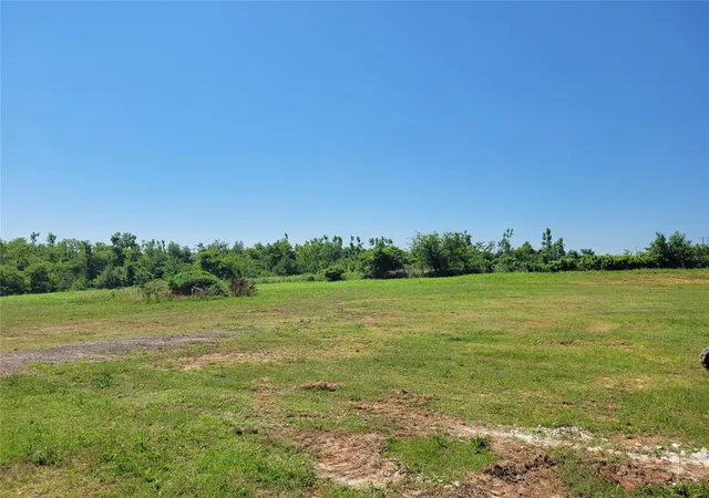 Photo 1 of Land for sale at 402 S 3rd Street, Mc Loud, OK 74851 | MLS# 1251526 | Listing updated on 2026-09-30