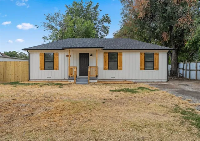 Photo 1 of Single family home for sale at 3932 Se 11th Street, Oklahoma City, OK 73115 | MLS# 1251532 | Listing updated on 2026-10-01