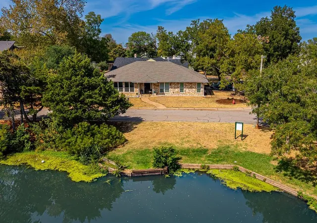 Single family home for sale at 6301 Paschall Ct, Oklahoma City, OK 73132 | MLS# 1251539