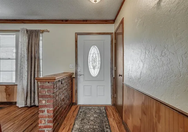 Photo 4 of Single family home for sale at 15070 Tomahawk Dr, Yukon, OK 73099 | MLS# 1251543 | Listing updated on 2026-10-01