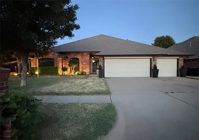 Photo 3 of Single family home for sale at 7204 Green Meadow Ln, Oklahoma City, OK 73132 | MLS# 1251550 | Listing updated on 2026-10-08