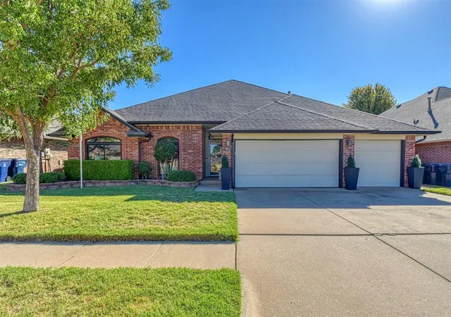 Photo 1 of Single family home for sale at 7204 Green Meadow Ln, Oklahoma City, OK 73132 | MLS# 1251550 | Listing updated on 2026-10-08