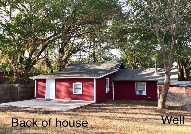 Photo 2 of Single family home for sale at 411 E Hickory St, Holdenville, OK 74848 | MLS# 1251551 | Listing updated on 2026-10-01