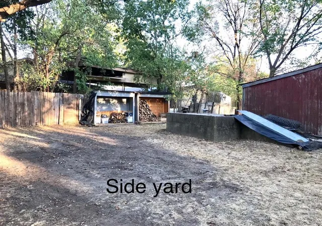 Photo 3 of Single family home for sale at 411 E Hickory St, Holdenville, OK 74848 | MLS# 1251551 | Listing updated on 2026-10-01