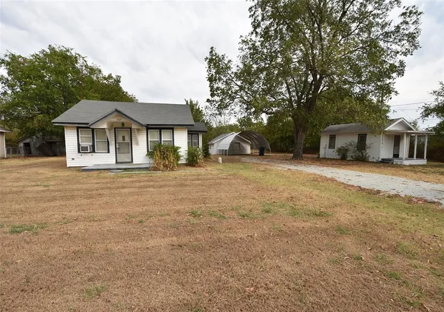 Photo 3 of Single family home for sale at 2020 N Union Ave, Seminole, OK 74868 | MLS# 1251552 | Listing updated on 2026-10-02