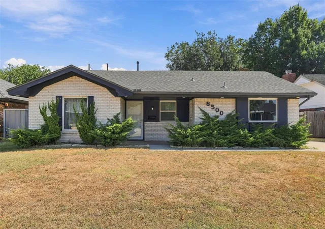 Single family home for sale at 8500 S Youngs Blvd, Oklahoma City, OK 73159 | MLS# 1251554
