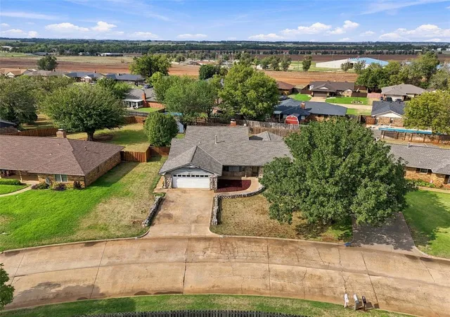 Photo 3 of Single family home for sale at 914 W Fay Ave, Kingfisher, OK 73750 | MLS# 1251573 | Listing updated on 2026-10-03