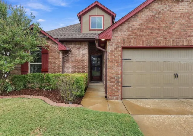 Photo 3 of Single family home for sale at 1913 Wye St, Yukon, OK 73099 | MLS# 1251574 | Listing updated on 2026-09-30