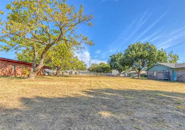 Photo 3 of Single family home for sale at 1628 W Carolina Ave, Chickasha, OK 73018 | MLS# 1251592 | Listing updated on 2026-10-09