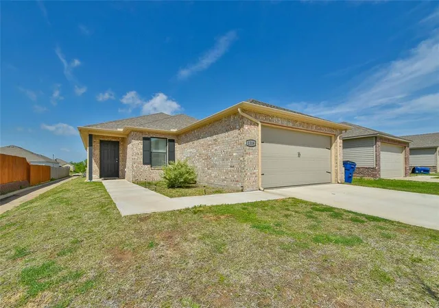 Photo 2 of Single family home for sale at 1316 Chuck Wagon Dr, El Reno, OK 73036 | MLS# 1251594 | Listing updated on 2026-10-06