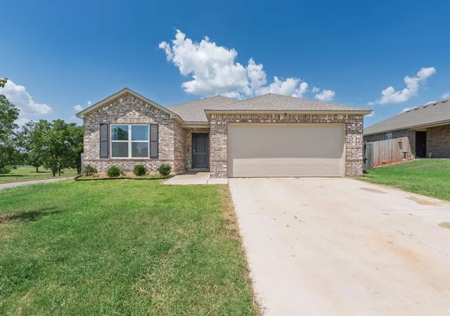 Photo 1 of Single family home for sale at 1400 Lexi Dr, Shawnee, OK 74804 | MLS# 1251599 | Listing updated on 2026-10-05