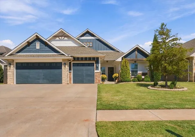 Photo 1 of Single family home for sale at 2709 Se 20th Circle, Moore, OK 73160 | MLS# 1251609 | Listing updated on 2026-10-08