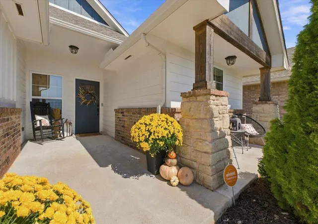 Photo 3 of Single family home for sale at 2709 SE 20th Circle, Moore, OK 73160 | MLS# 1251609 | Listing updated on 2026-10-21