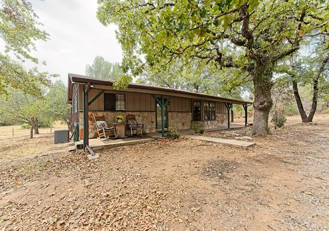 Photo 3 of Single family home for sale at 11301 Cyn Oaks Dr, Mc Loud, OK 74851 | MLS# 1251617 | Listing updated on 2026-10-01