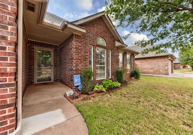 Photo 4 of Single family home for sale at 17644 Lead Ln, Edmond, OK 73012 | MLS# 1251619 | Listing updated on 2026-10-01