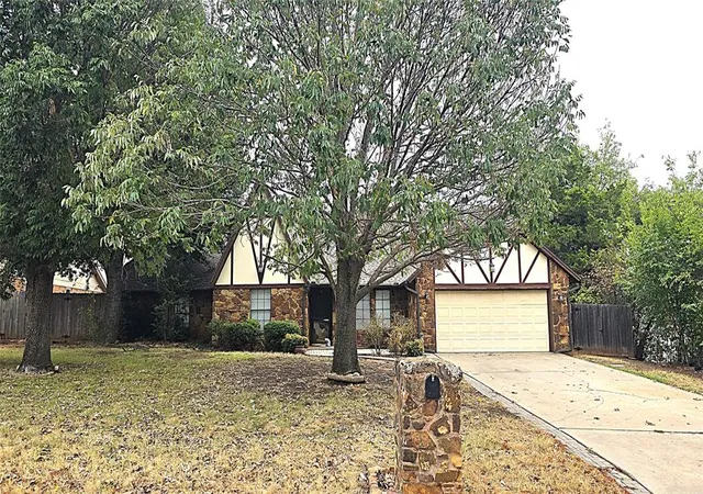 Photo 1 of Single family home for sale at 1707 Wheaton Dr, Norman, OK 73071 | MLS# 1251623 | Listing updated on 2026-10-05