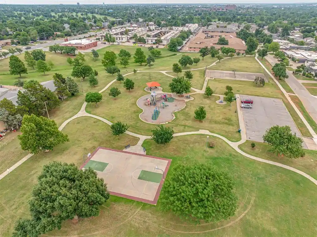 Listing Photo 36 - Condo for sale in 2527 NW 62nd St located at 2527 NW 62nd St, Oklahoma, OK 73112 - Unit #219