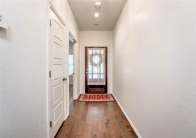 Photo 4 of Townhouse for sale at 333 Outer Banks Way, Edmond, OK 73034 | MLS# 1251630 | Listing updated on 2026-10-09