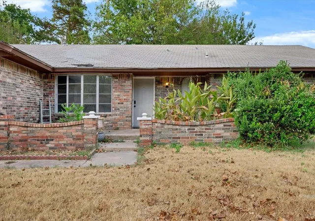 Photo 2 of Single family home for sale at 1111 Lincoln, Norman, OK 73072 | MLS# 1251633 | Listing updated on 2026-10-03